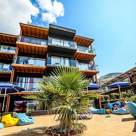 Privilege Beach Λάρδος