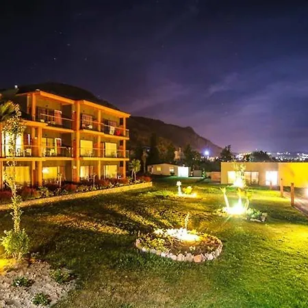 Privilege Beach Λάρδος